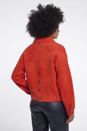  luminous red